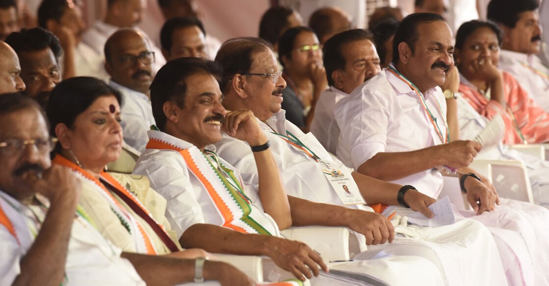 congress-yatra-inauguration-kasaragod Congress leaders during the launch of Samaragni People's Protest Yatra in Kasaragod on Friday. Photo: Special arrangement