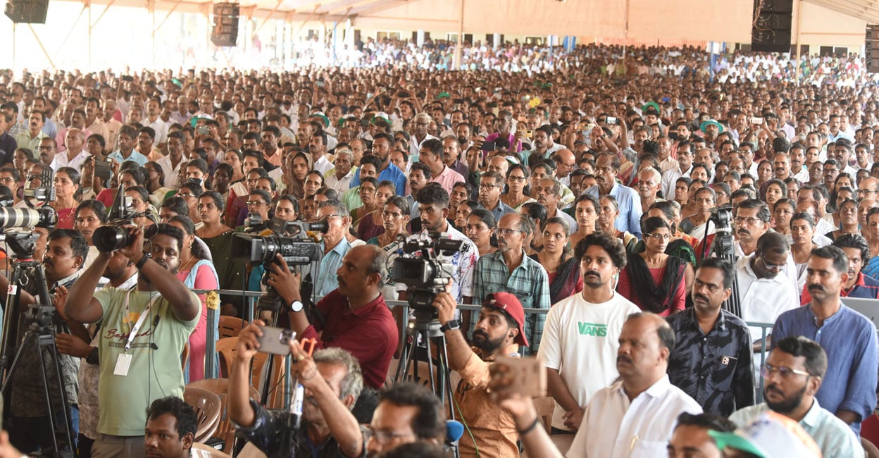 crowd-congress-yatra-inauguration-kasaragod The public that attended the launch of Congress party's Samaragni People's Protest Yatra in Kasaragod on Friday. Photo: Special arrangement