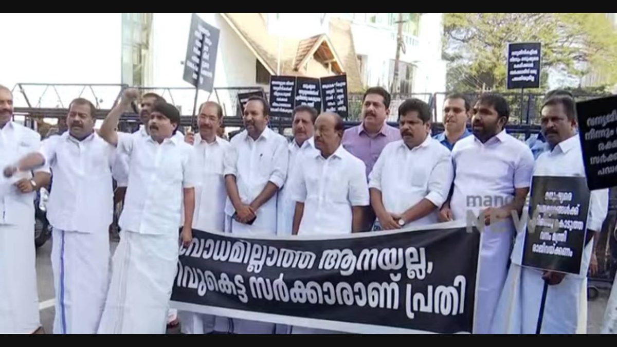 Wild elephant attack: UDF seeks forest minister's resignation- Jungle Tak