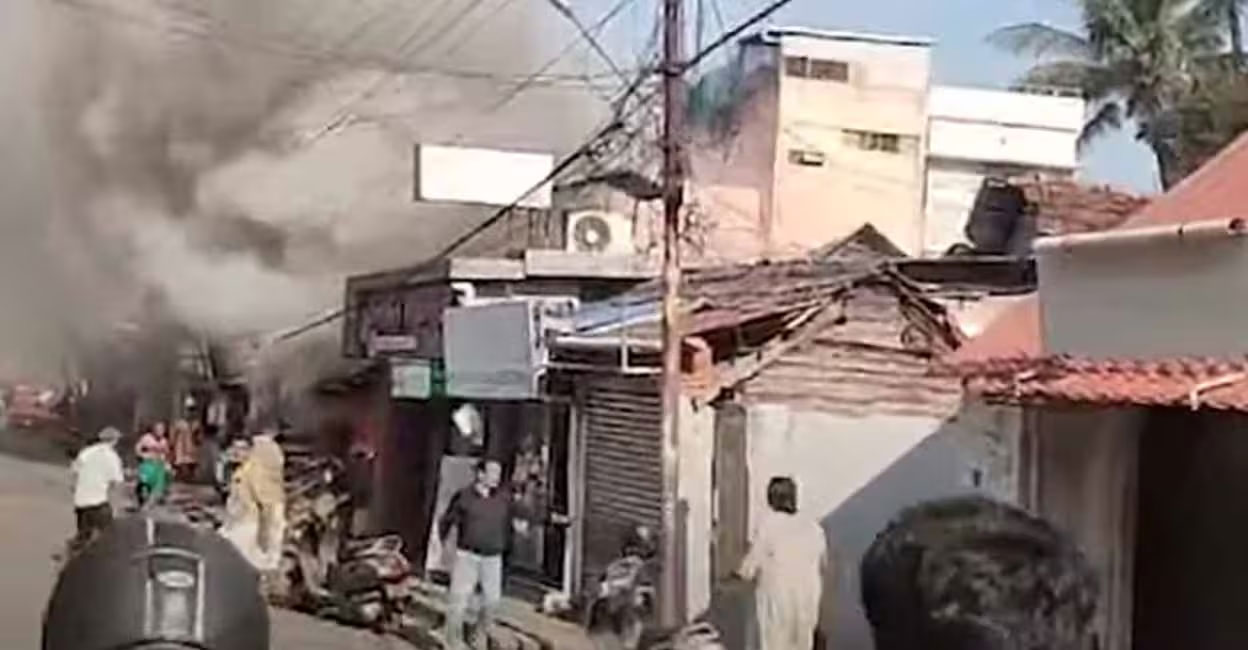 The incident occurred at around 4.30 pm, causing panic and a blaze that quickly spread to an adjacent medical store. Photo: Screengrab.