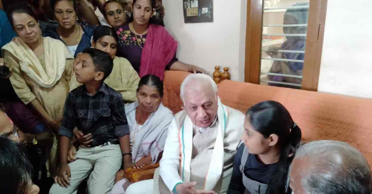 Governor Arif Mohammed Khan visits  homes of wildlife attack victims. Photo: Special arrangement