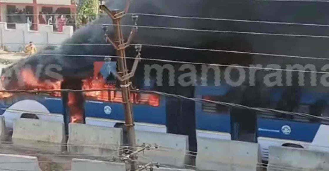 Bus catches fire in Alappuzha. Photo: Manorama