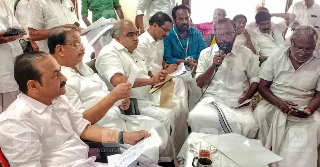 VD Satheesan and K Sudhakaran at Alappuzha. Photo: Manorama