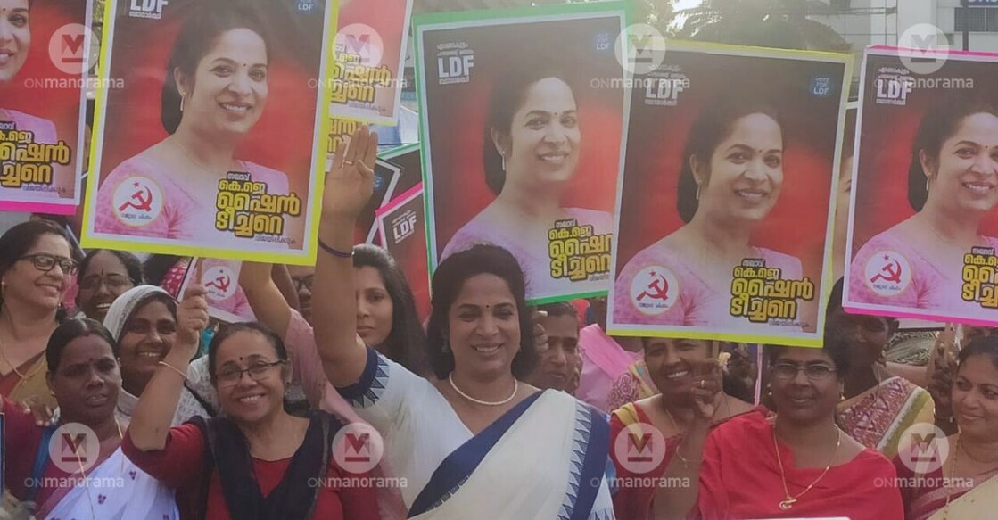 The LDF candidate’s election campaign started with a roadshow from Vanchi Square near High Court Junction to Marine Drive. Photo: Onmanorama
