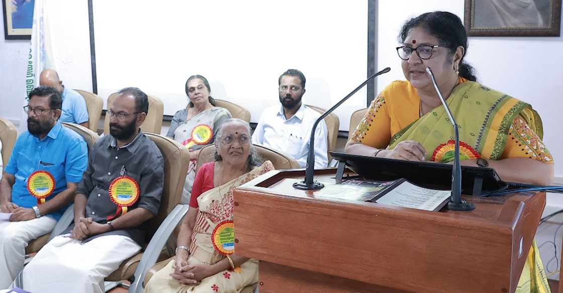 Minister R Bindu speaks after inaugurating a library software training programme in Thrissur on Saturday. Photo: Special arrangement 