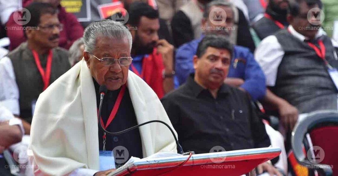 pinarayi-ldf-protest Kerala Chief Minister Pinarayi Vijayan speaks at LDF protest against Centre in Delhi. Photo; Manorama