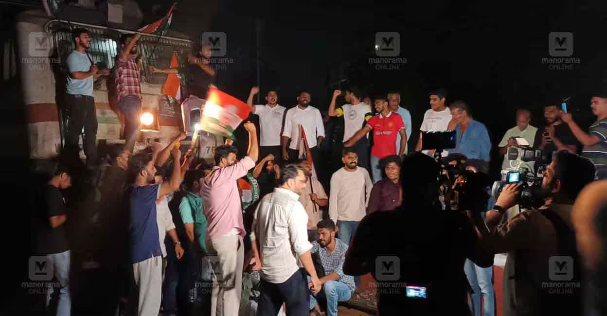 Youth Congress activists protesting against CAA in Kozhikode by blocking the Malabar Express. Photo: Manorma. 