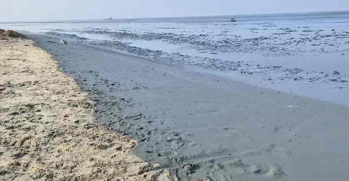 Sea recedes by 50 meters in Alappuzha. Photo: Special arrangement