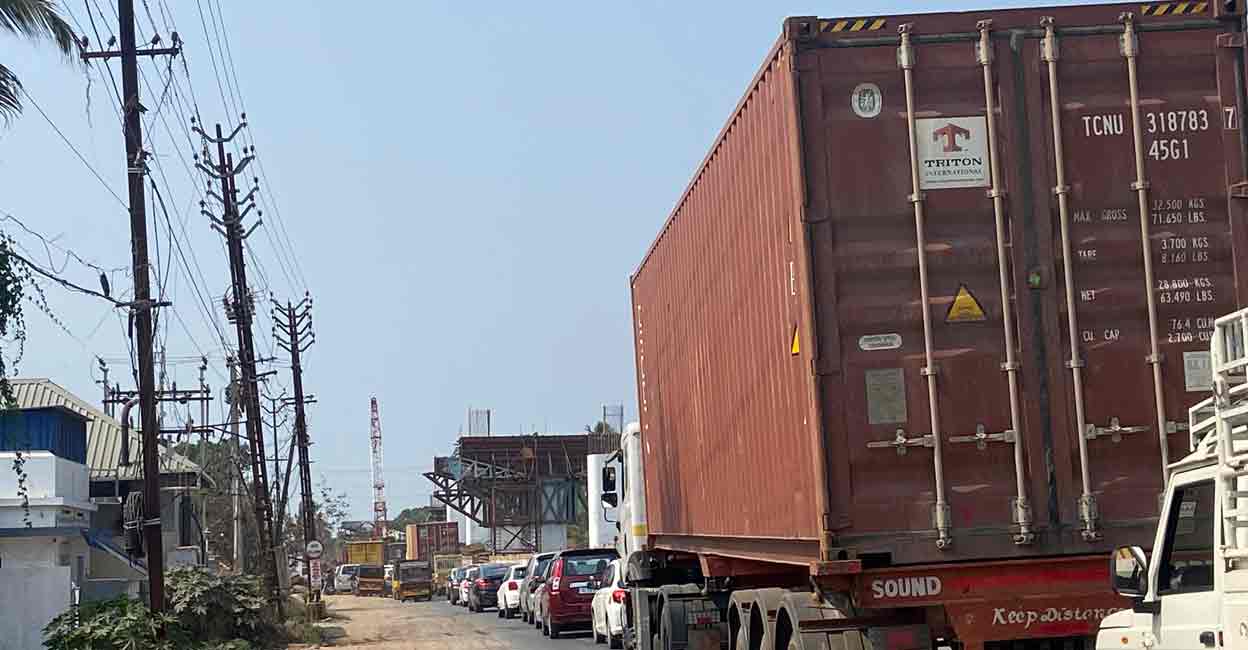 Order to divert heavy vehicles including container lorries are yet to be enforced in the Aroor-Thuravoor stretch.  Photo: Special Arrangement