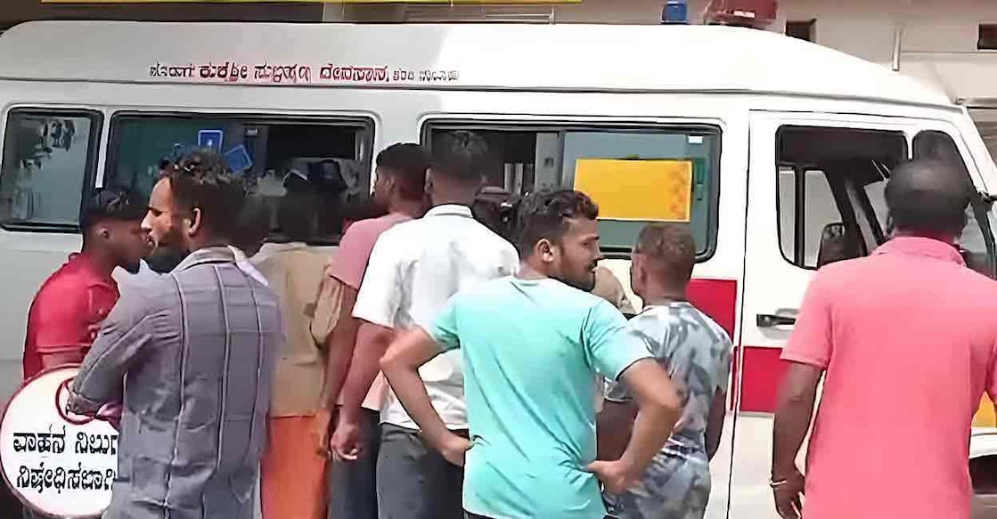 Acid attack victims brought to hospital. Photo: Manorama