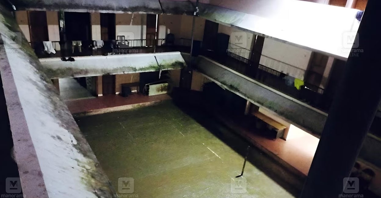 pookode-varsity-sidharthan-death-central-courtyard-ls The central courtyard at the Kerala Veterinary and Animal Sciences University (KVASU) hostel where Sidharthan was reportedly assaulted by the SFI leaders. Photo: Manorama Online.