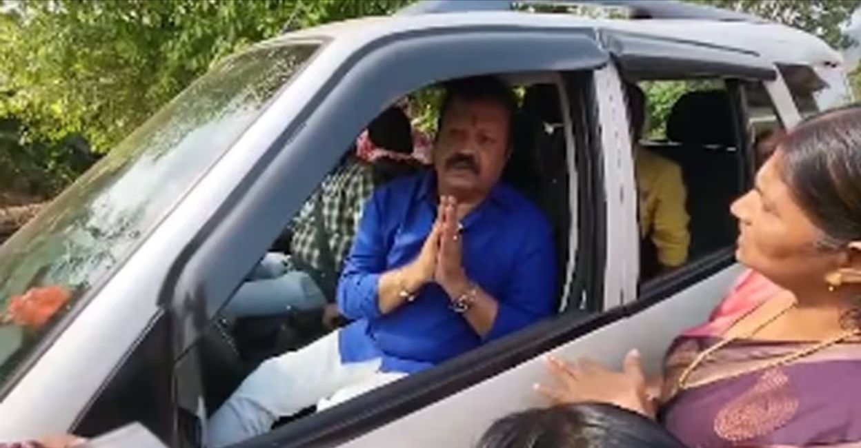 A video grab of NDA candidate Suresh Gopi talking to his supporters at Sasthampoovam tribal colony in Thrissur on Saturday.