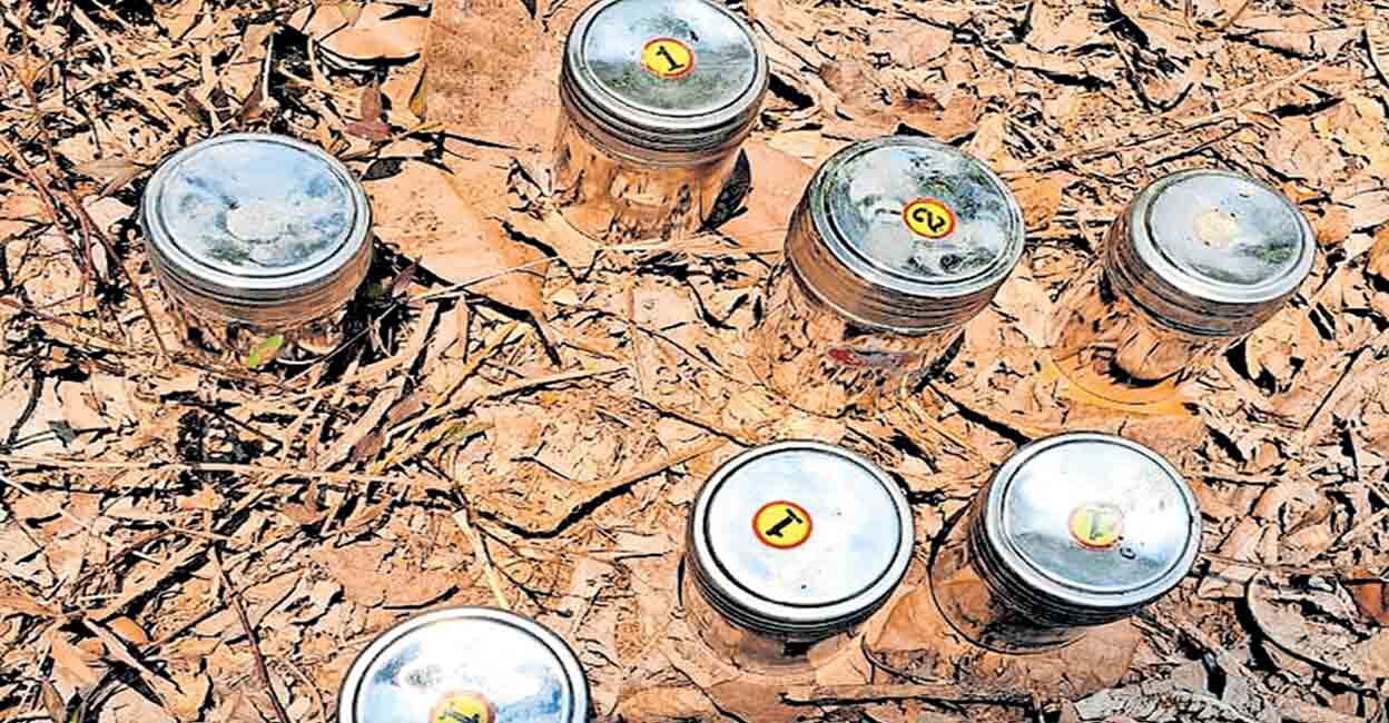 Steel bomb recovered from Panoor by Kerala police. Photo: Manorama