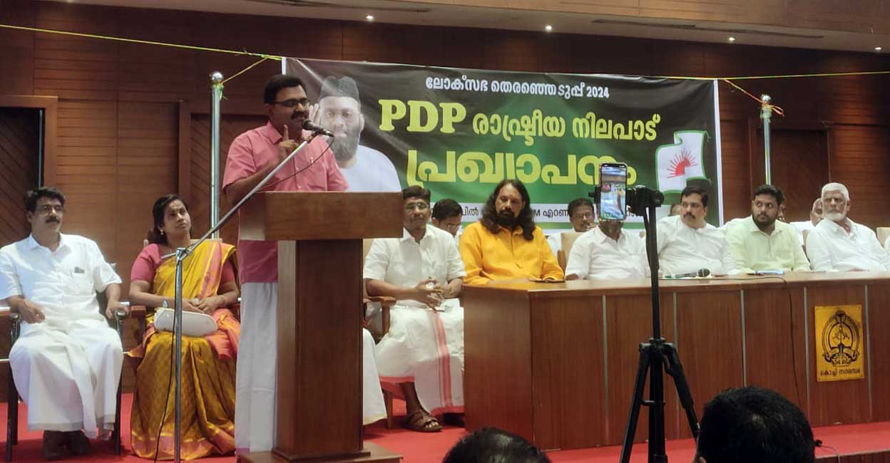 pdp-leadership-meet-kochi-mayor CPM leader and Kochi Mayor M Anilkumar speaks at the meeting where PDP announced its support to LDF for the Lok Sabha polls. Photo: Onmanorama