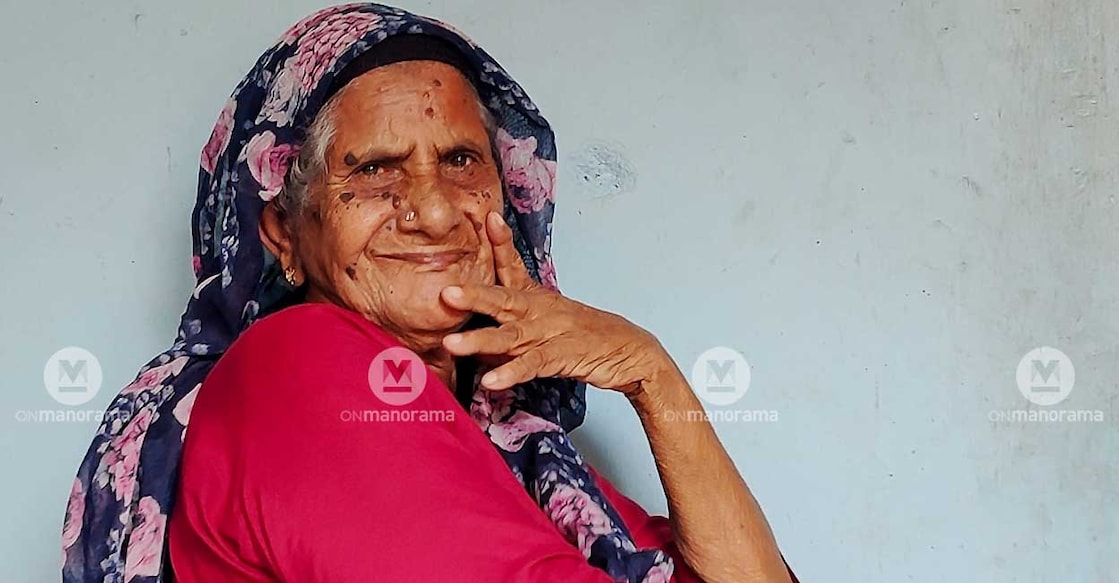 nafeesa-payyoli-irani Nafeesa, 82, is the matriarch of the families residing at Kabuli Colony near the Payyoli Beach. Photo: George Poikayil/Onmanorama