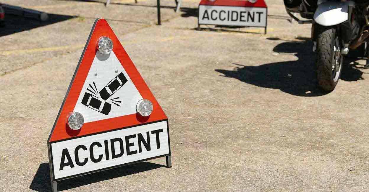 Woman, son die after car rams lorry in Kozhikode