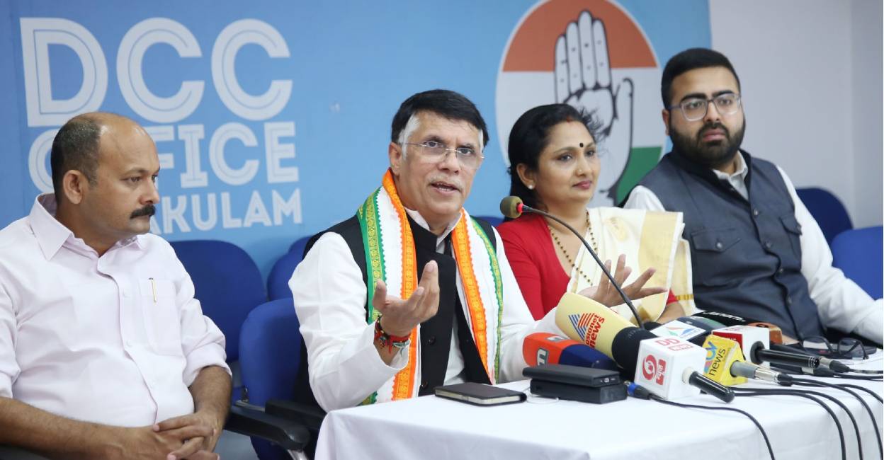 pawan-khera-c Pawan Khera addresses media in Kochi. Photo: Special Arrangement