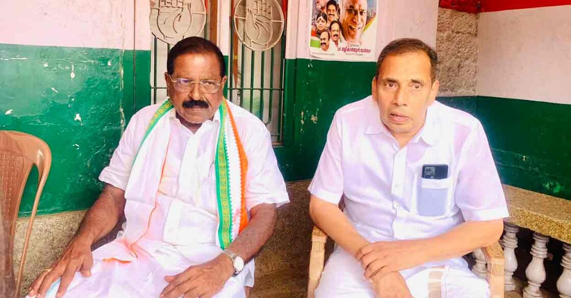  Congress leader Rajmohan Unnithan with Kasaragod district IUML President Kallatra Mahin. Photo: Facebook/ Kallatra Mahin