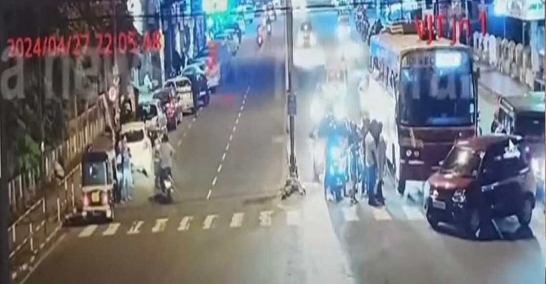 CCTV visuals of the mayor's car blocking the KSRTC bus. Photo: Manorama