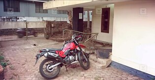 Student dies after bike crashes into house in Kozhikode