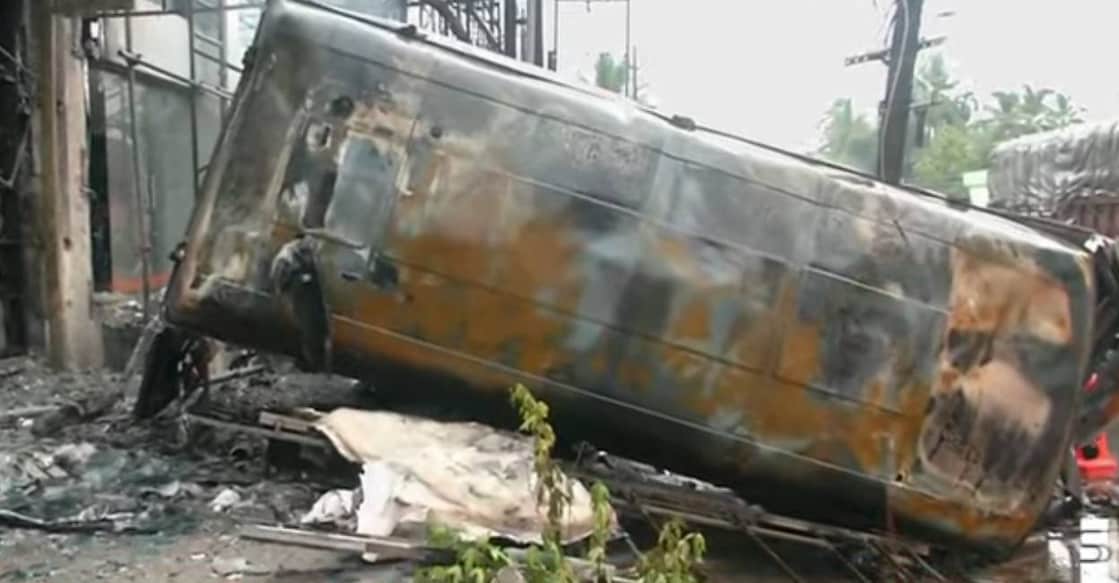 kozhikode-ambulance-accident-c The accident took place in the wee hours of Tuesday. Photo: Screengrab/ Manorama News