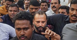 Pune Porsche crash: Teen driver's father, two bar employees remanded to police custody