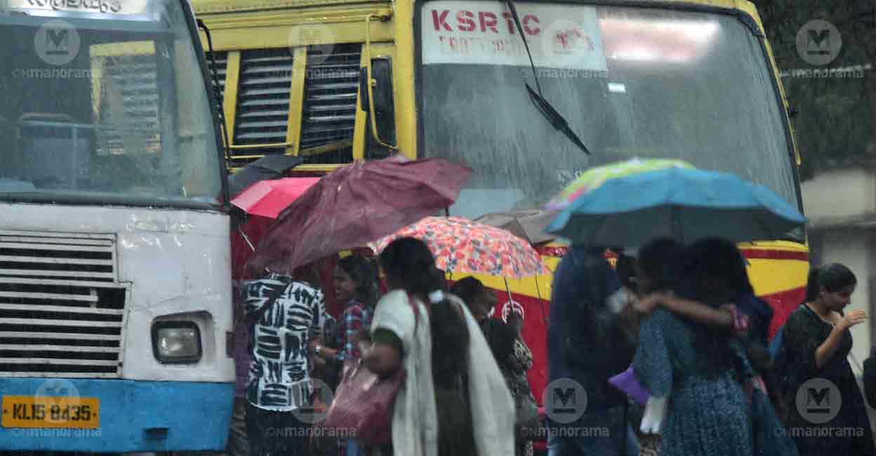 Heavy rain likely in Kerala for next 5 days; red alert in 2 districts, 223 people in relief camps