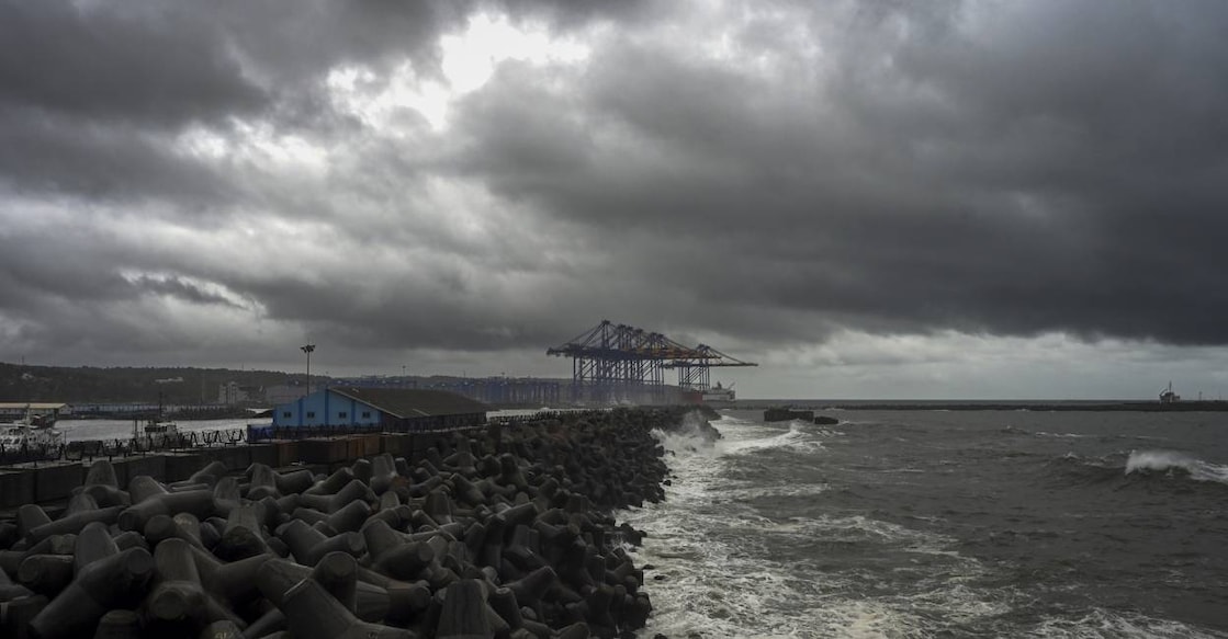 kerala-rain-vizhinjam-port-c Waves crash against the Vizhinjam Seaport, in Thiruvananthapuram amid the heavy rain warning. Photo: PTI