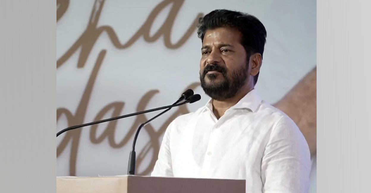 Telangana Chief Minister Revanth Reddy speaks at an IUML programme in Kozhikode on Monday. Photo: Screengrab/Facebook@iumlkeralastate