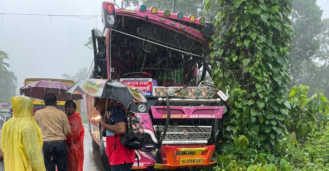 bus-accident-kozhikode-ls The front portion of the bus has been completely damaged. Photo: Special arrangement.