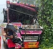 Bus rams into tree in Kozhikode, 20 injured