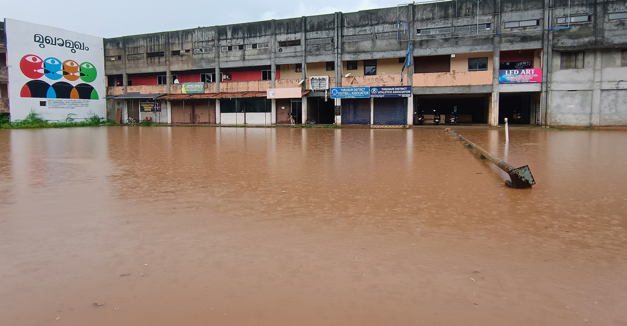 Thrissur rain Heavy rain and thunderstorms, which started around 8 am, showed signs of easing after two hours but continued intermittently. Photo: Special arrangement.