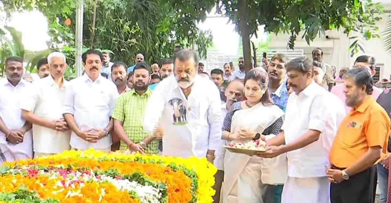 Suresh Gopi during his visit to K Karunakaran's memorial. Photo: Manorama