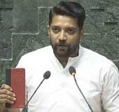 Kafir screenshot case takes a Left turn as police impound DYFI Vadakara block president's phone