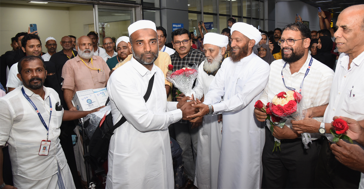 The government has appointed 17 officials to assist the pilgrims at the airport to help the returning pilgrims. Photo: Special Arrangement.