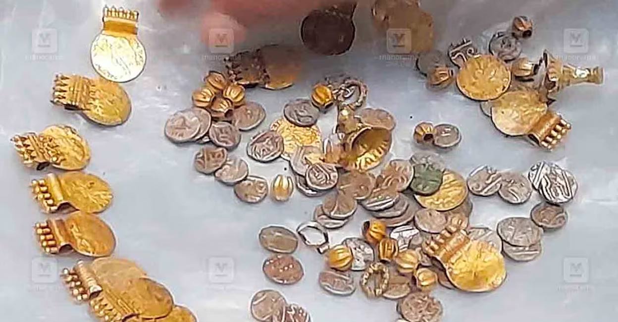 The Chest contained 13 gold lockets and 17 pearls. Photo: Manorama Online.