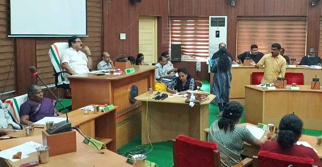 thrissur-corporation-council Thrissur Mayor M K Varghese chairs a council meeting on Saturday. Deputy Mayor M L Rosy (on his right) raised serious allegations against him. Photo: Special arrangement