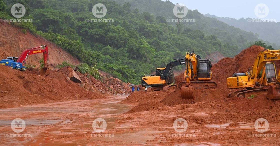 Search underway in the landslide hit spot. Photo: Manorama