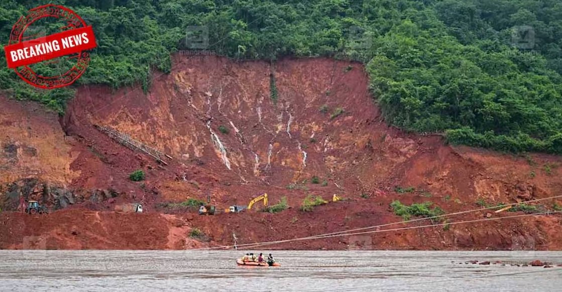 Rescue team search for Arjun in Gangavali river. Photo: Abhijith Ravi/ Manorama