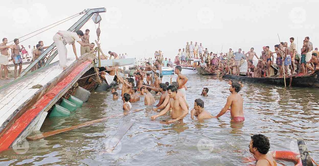 Rescue operations underway after Kumarakom boat tragedy on July 27, 2002. File Photo: Manorama Archive