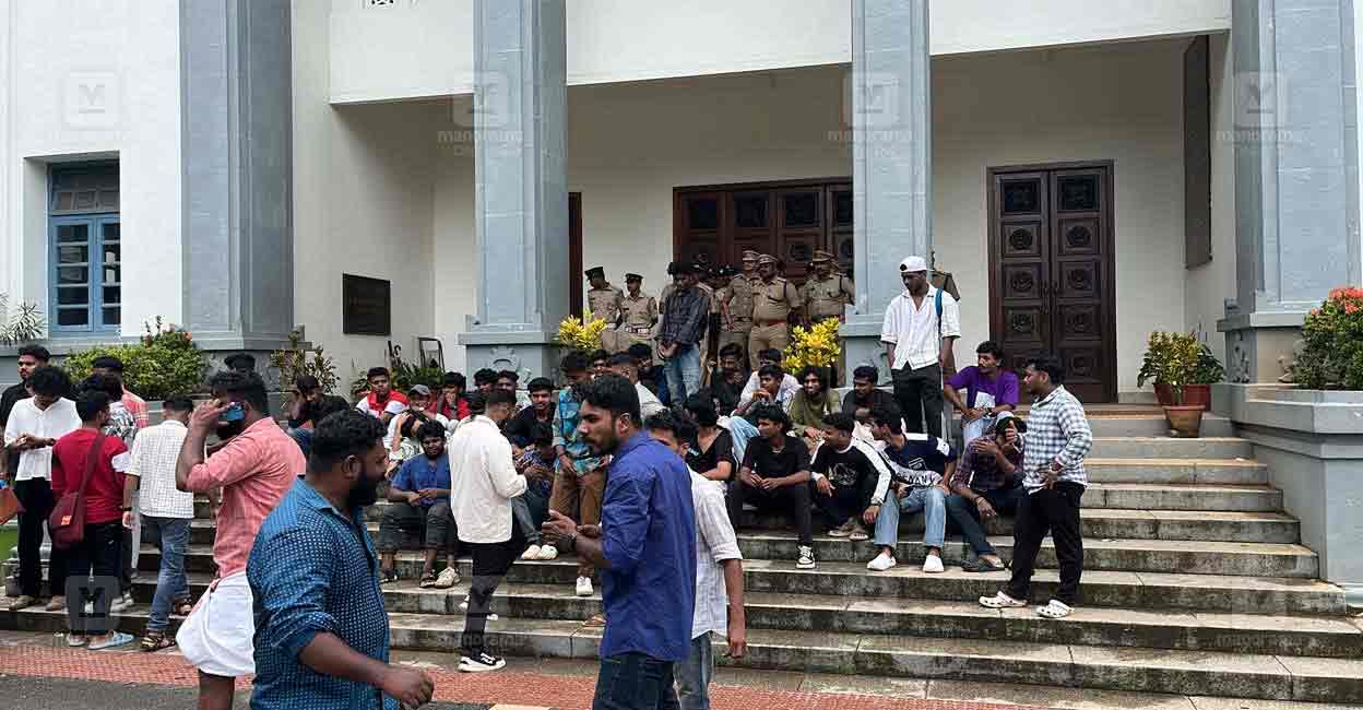The VC's stance that the votes can only be counted after the verdict in ongoing court cases met stiff opposition from the Left supporters. Photo: Manorama