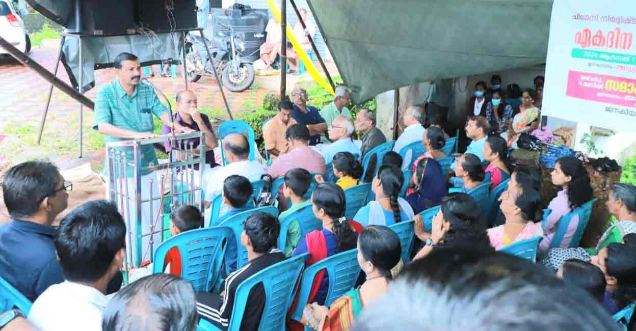 ConsumerFed-protest-meet Advocate and actor Kuttamath Gangadharan addressing a protest meeting against ConsumerFed's plan to open a retail liquor outlet in Cheemeeni on August 1. Photo: Special Arrangement