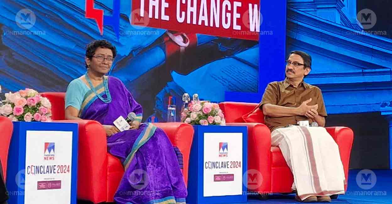 Chief Secretary-designate Dr Sarada Muraleedharan and Chief Secretary Dr V Venu. Photo: Manorama