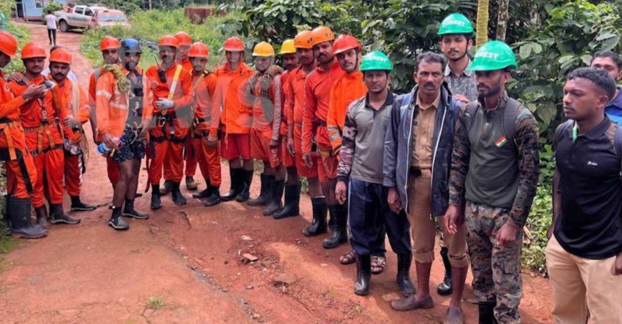 stranded-rescue-team 18-member rescue team stranded in forest . Photo: Manorama News