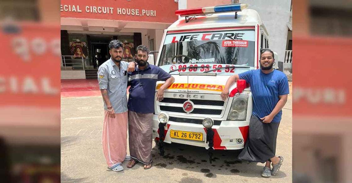 Ambulance drivers from Thrissur, Alvin Kottappadi, Sreehari Thazhisseri, and Ranjith Puthusseri, pose during their journey to Puri. Photo: Special arrangement