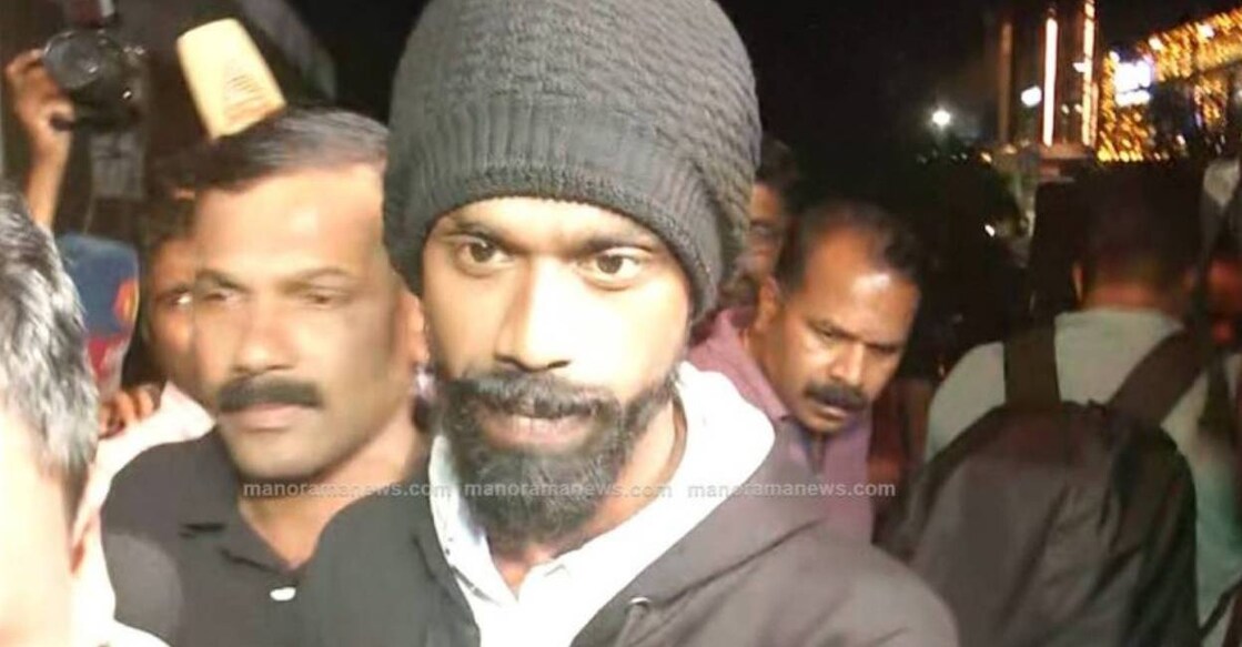 Police take Vishnujith to Malappuram. Photo: Manorama News