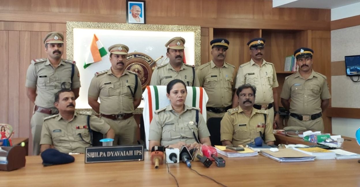 askar-ali-1.jpg District Police Chief Shilpa Dyavaiah with other police officers. Photo: Special Arrangement