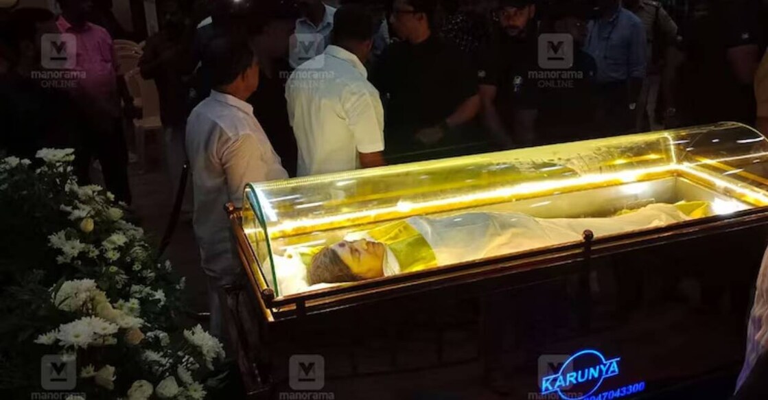 kaviyoor-ponnamma-funeral