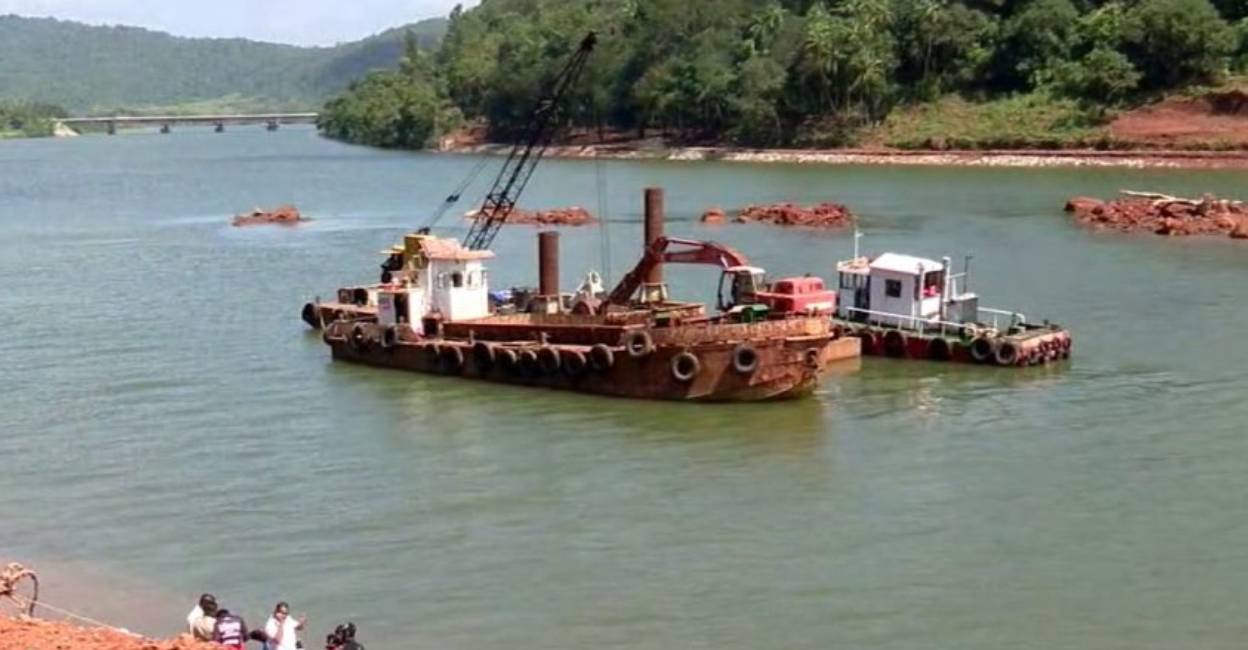 Search using dredger in Gangavali river. Photo: Manorama News
