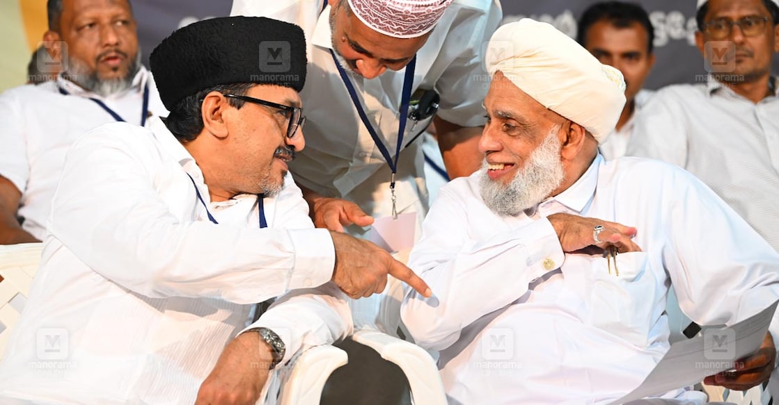 samsatha-new-main Muslim League state president Panakkad Sadiq Ali Shihab Thangal and Samastha president Muhammad Jifri Muthukoya Thangal. Photo: Manorama